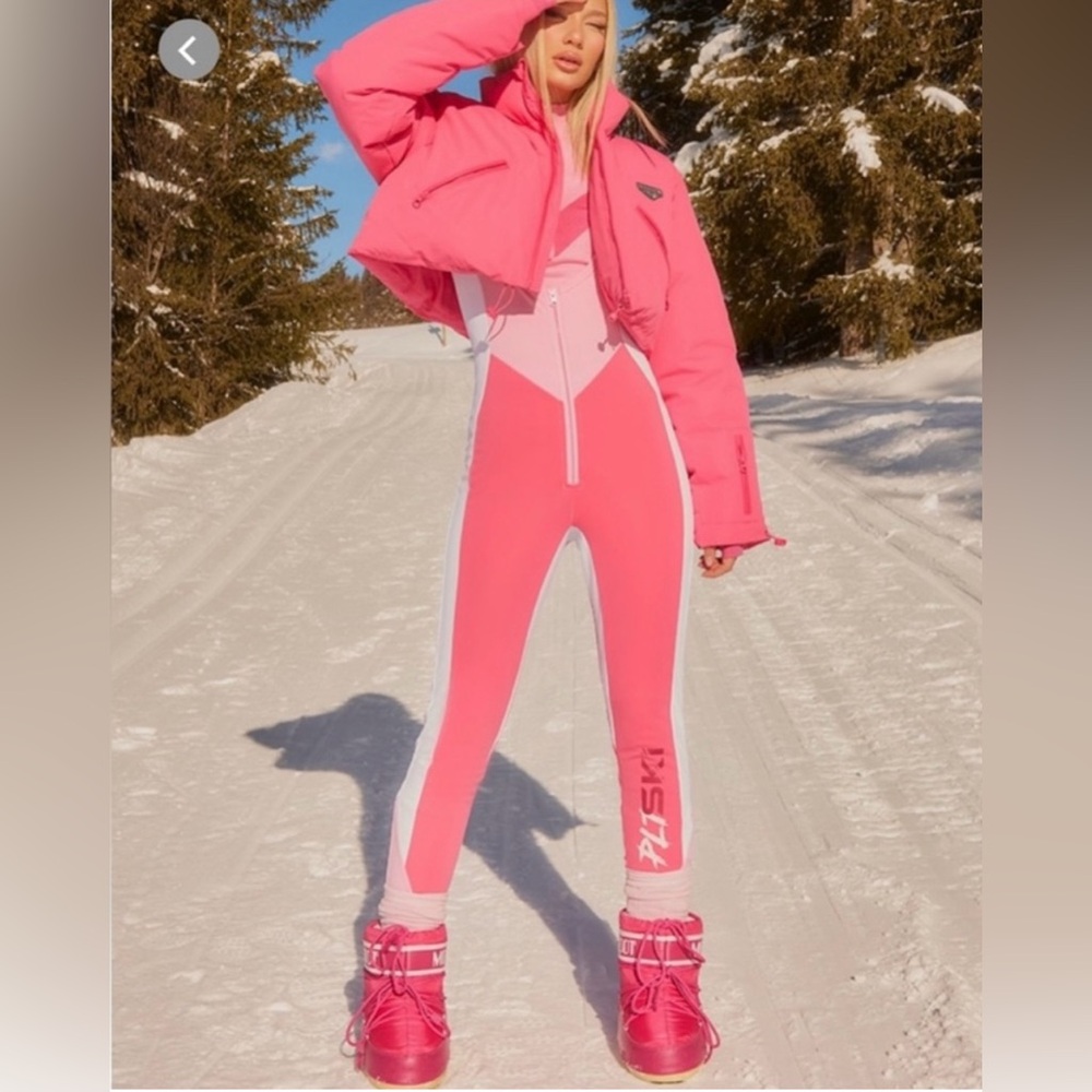 PRETTYLITTLETHING Plt SKI Pink And White Scoop Neck
Scuba Suit Size: 6 (S)